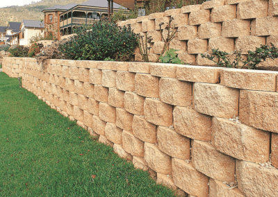 MyLiving Outdoors Keystone Retaining Wall